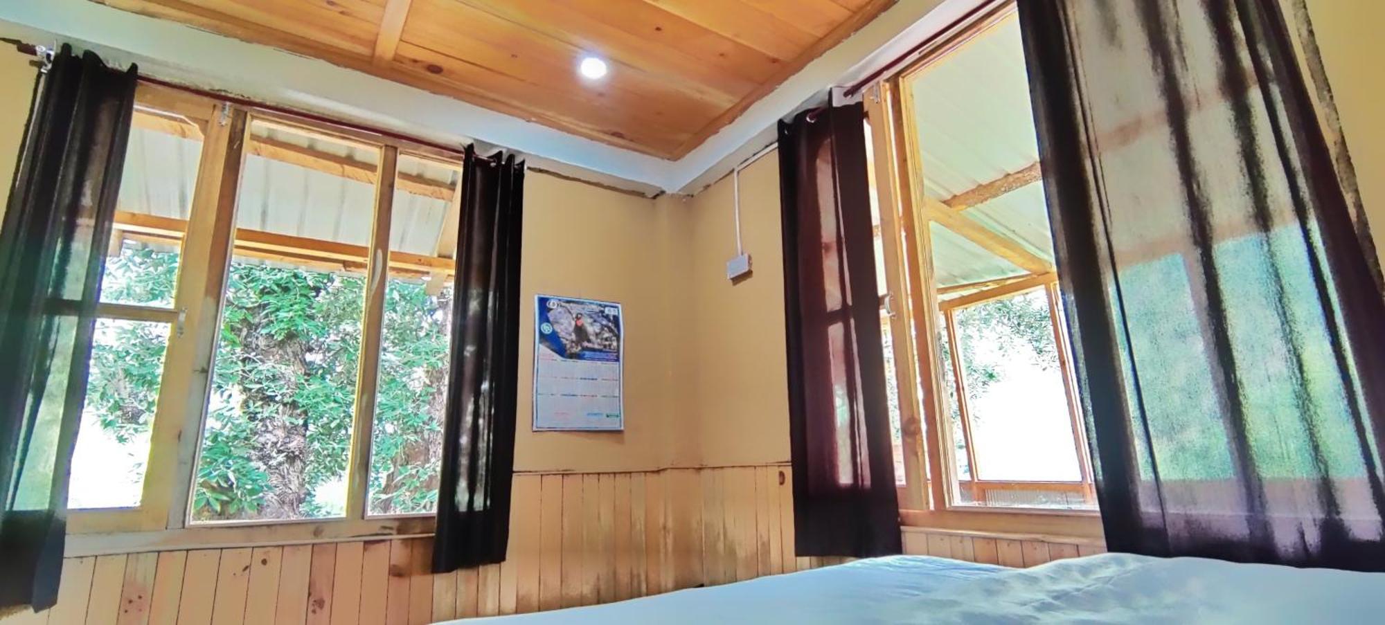 Tirthan Ecostay Gushaini Ngoại thất bức ảnh